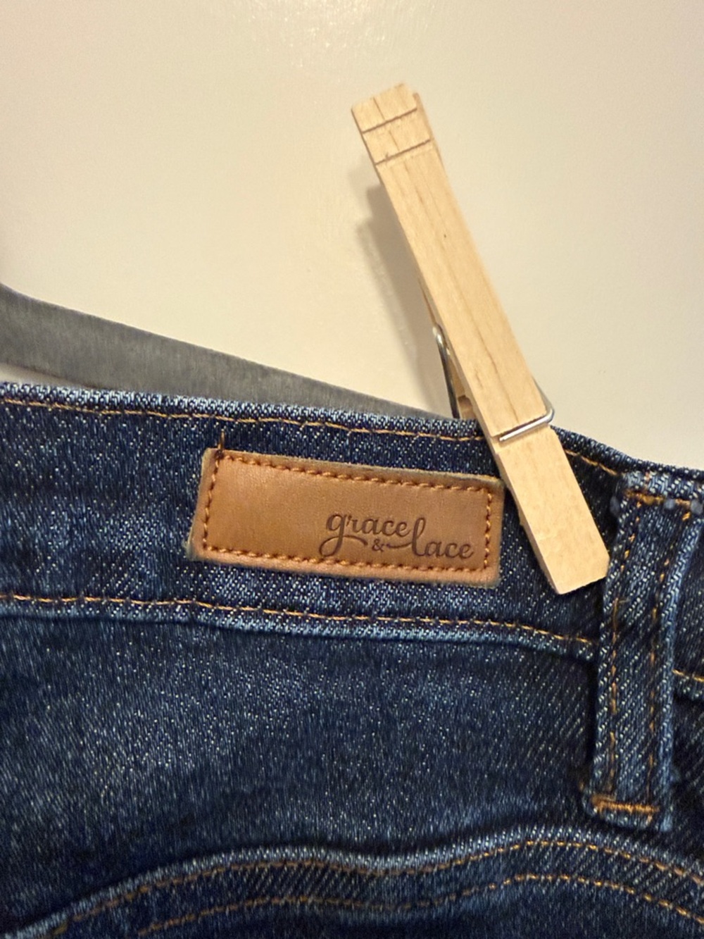 Women’s Boyfriend Jeans - Picture 3 of 8